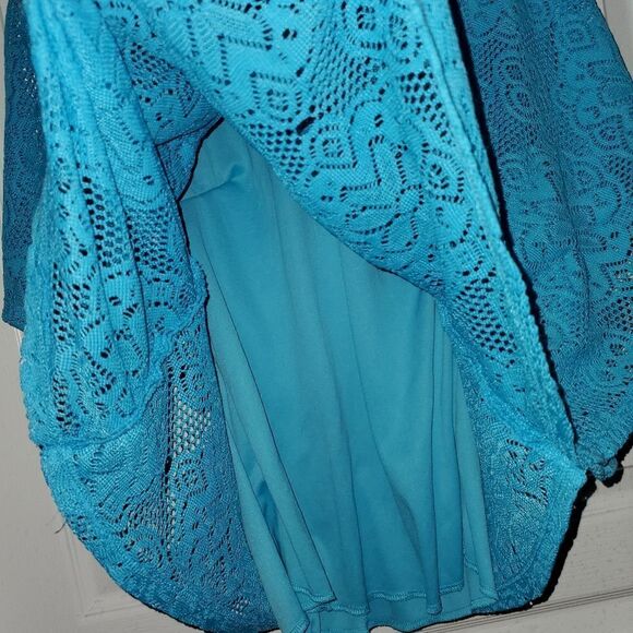 CATO Top  - Picture 4 of 4